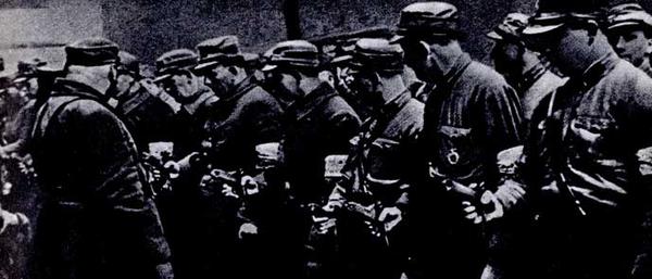Штурмовики готовятся к расправе с рабочими и коммунистами. 1933 г. 