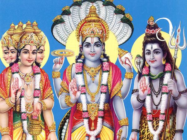 ри божества - Брахма, Вишну и Шива