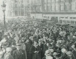 Антифашистская демонстрация 12 февраля 1934 года в Париже. Фотография.