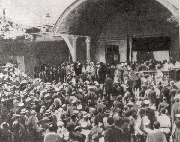 Собрание в Ташкенте 12 сентября 1917 года. Фотография.