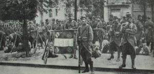 Французский пехотный полк перед отправкой на фронт. Фотография. 1914 г.