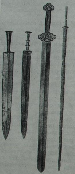 Ханьские мечи. Слева три бронзовых, справа железный