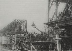 Восстановление железнодорожного моста через Кубань у Екатеринодара. Фотография. 1920 год.