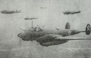 Советские бомбардировщики идут на выполнение боевого задания. район Курска. Фотография. 1943 год.